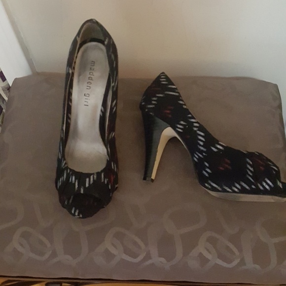 Heels - Picture 2 of 3